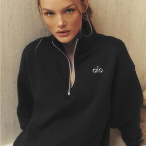 NWT Black ALO Yoga Accolade 1/4 Zip Pullover  XS RETAIL VALUE $148 QUARTER ZIP